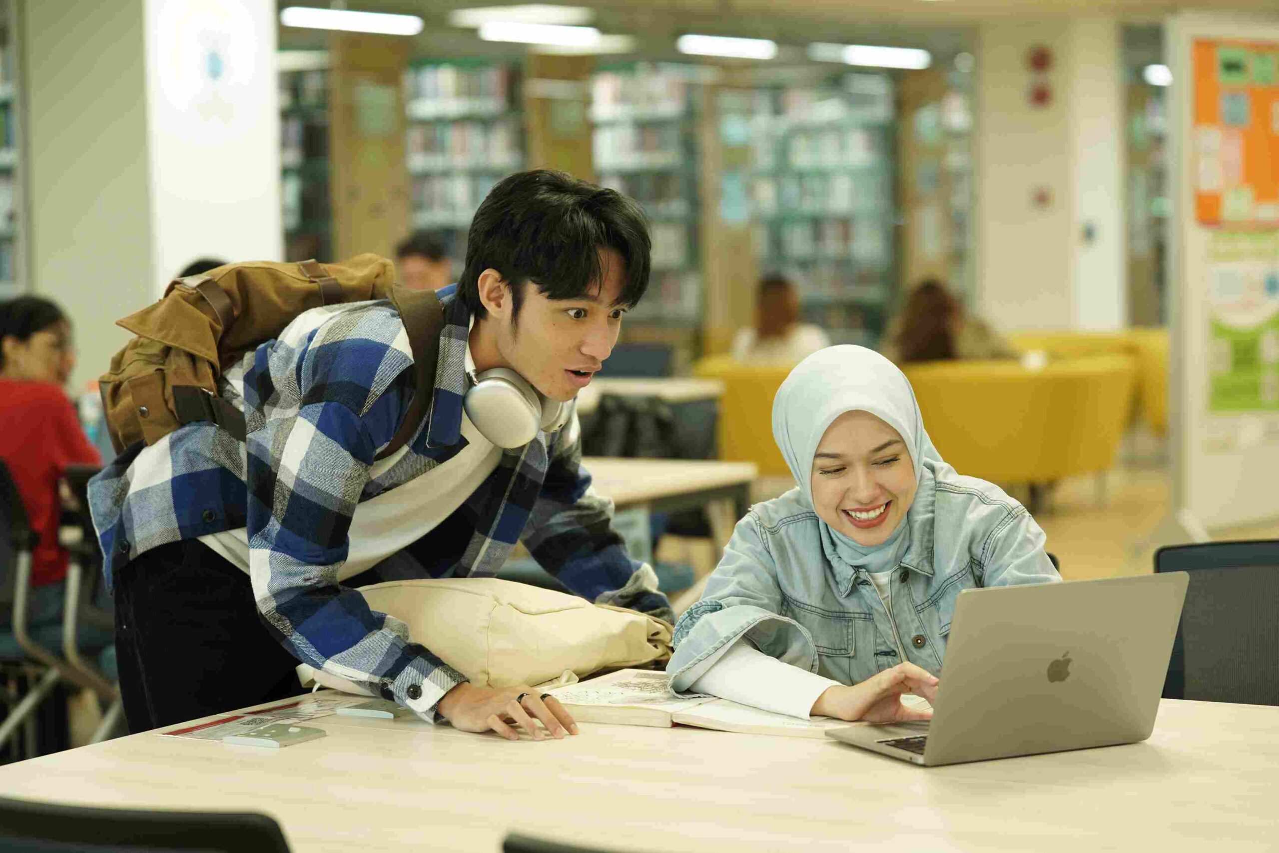 Rebecca Klopper Hijab dan Kiesha Alvaro di Ahlan Singapore
