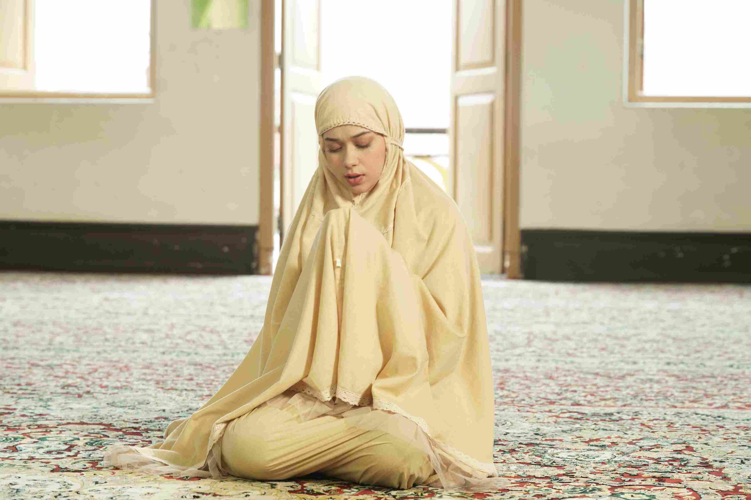 Rebecca Klopper Hijab di Ahlan Singapore