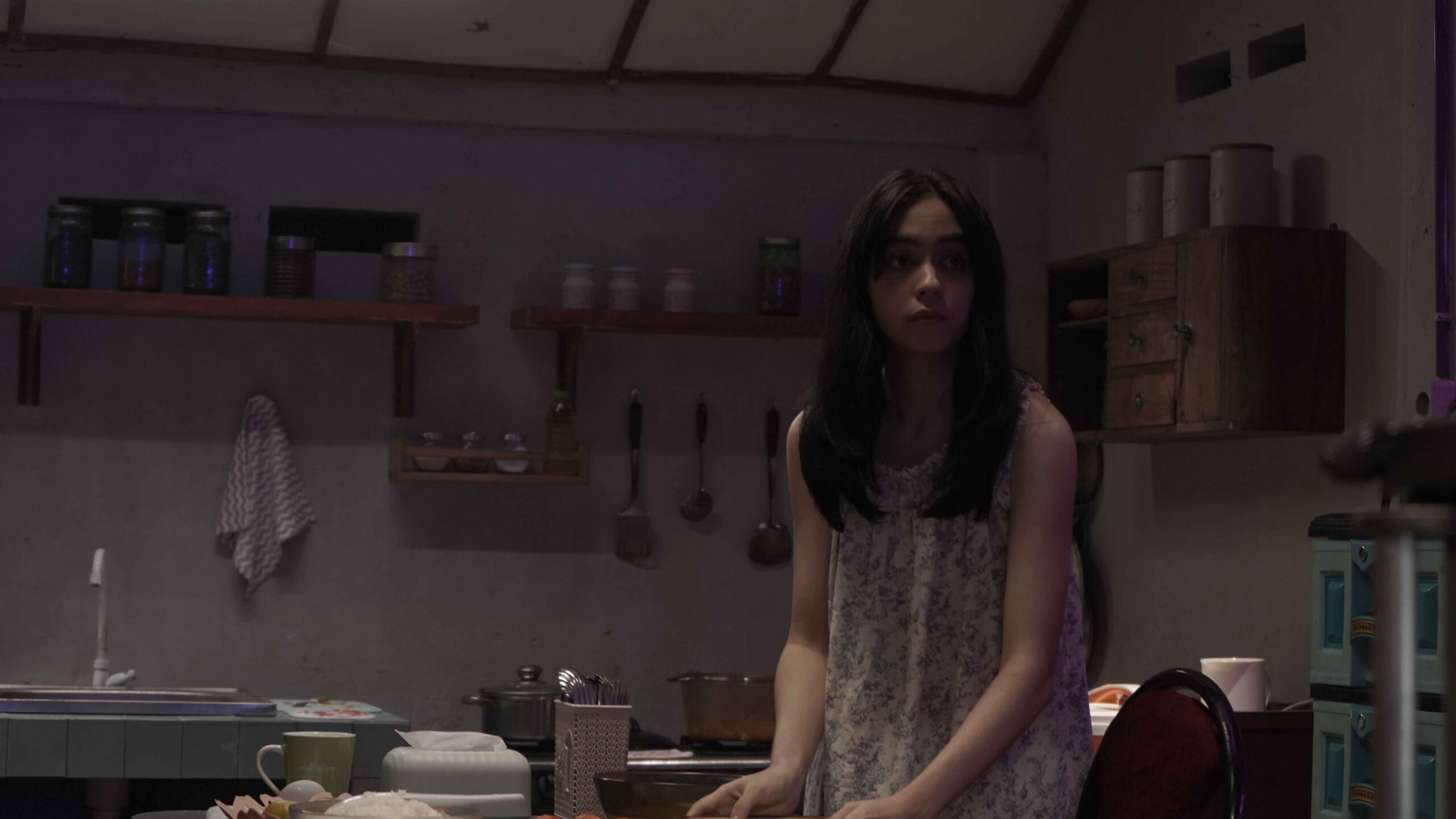 Yasamin Jasem dalam film Sorop
