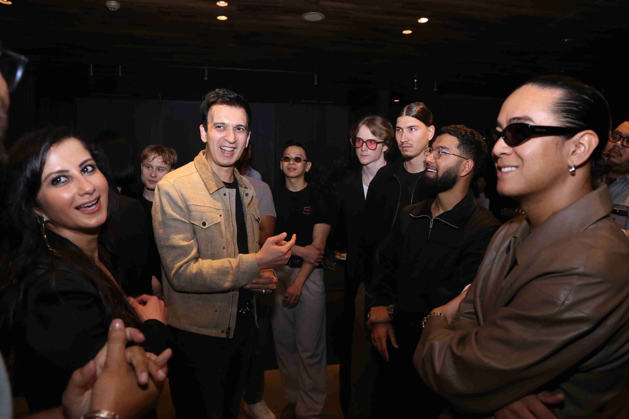 Manoj Punjabi dan Shania bersama Quick Style