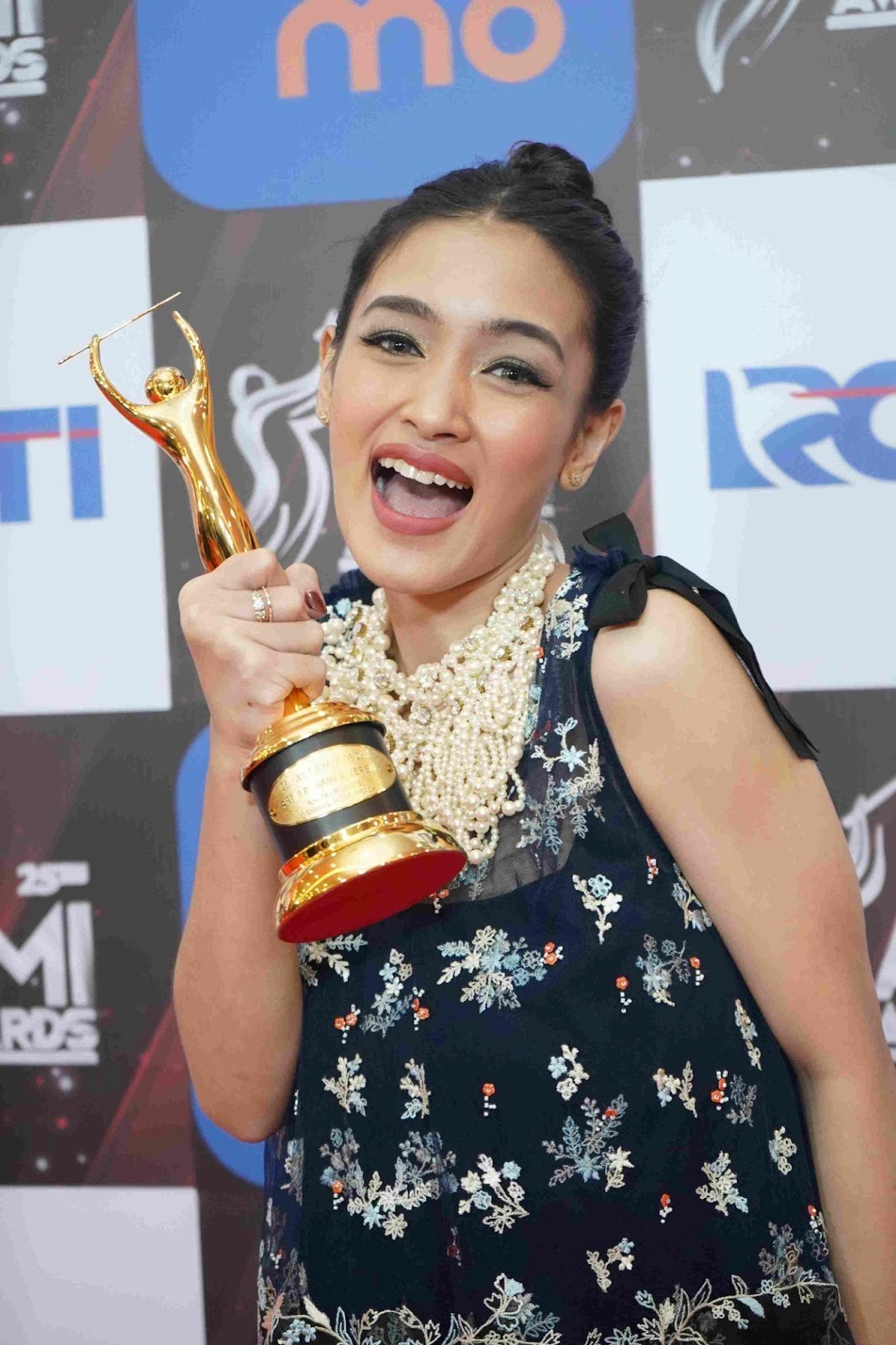 prinsa mandagie md entertainment